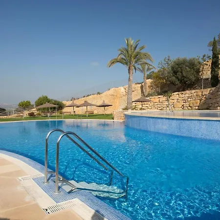 Highrise With Stunning Views From Private Balcony 85