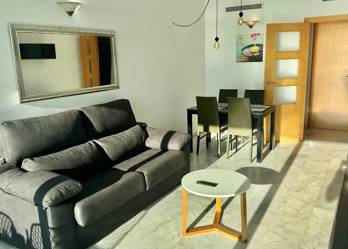 Highrise With Stunning Views From Private Balcony 85 Μπένιντορμ