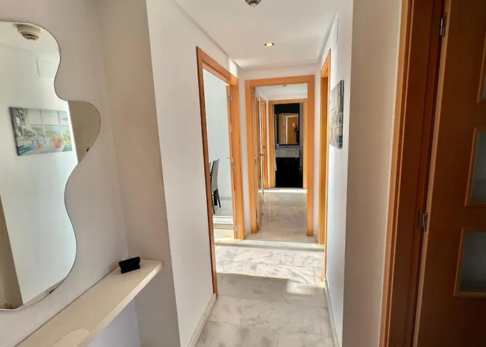 Highrise With Stunning Views From Private Balcony 85 * Μπένιντορμ