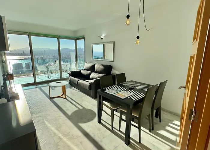 Highrise With Stunning Views From Private Balcony 85 *
